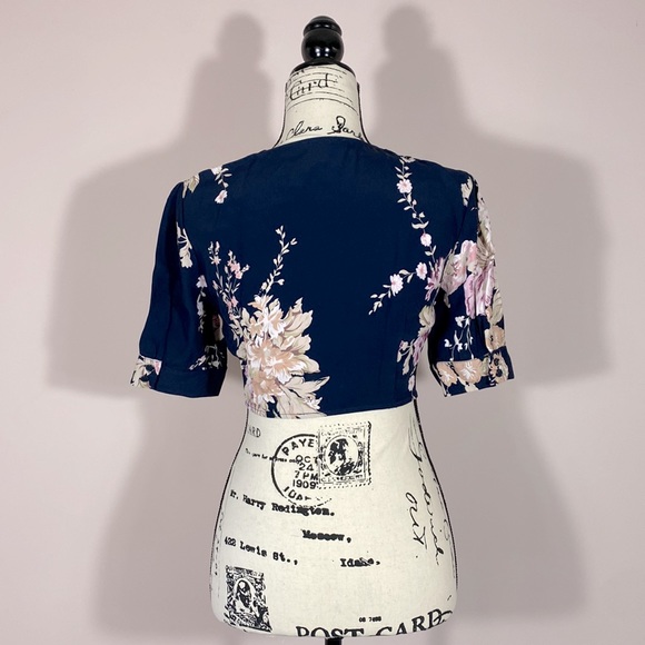 Majorelle Floral Tie-Front Crop Top - Picture 4 of 7